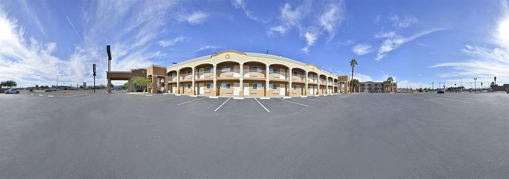 Days Inn By Wyndham אל סנטרו מראה חיצוני תמונה
