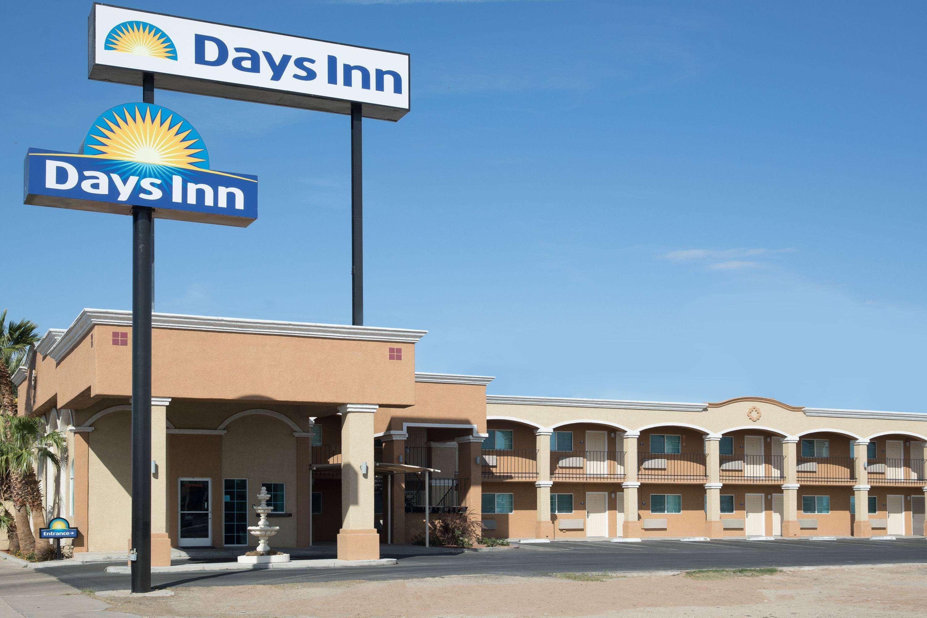 Days Inn By Wyndham אל סנטרו מראה חיצוני תמונה