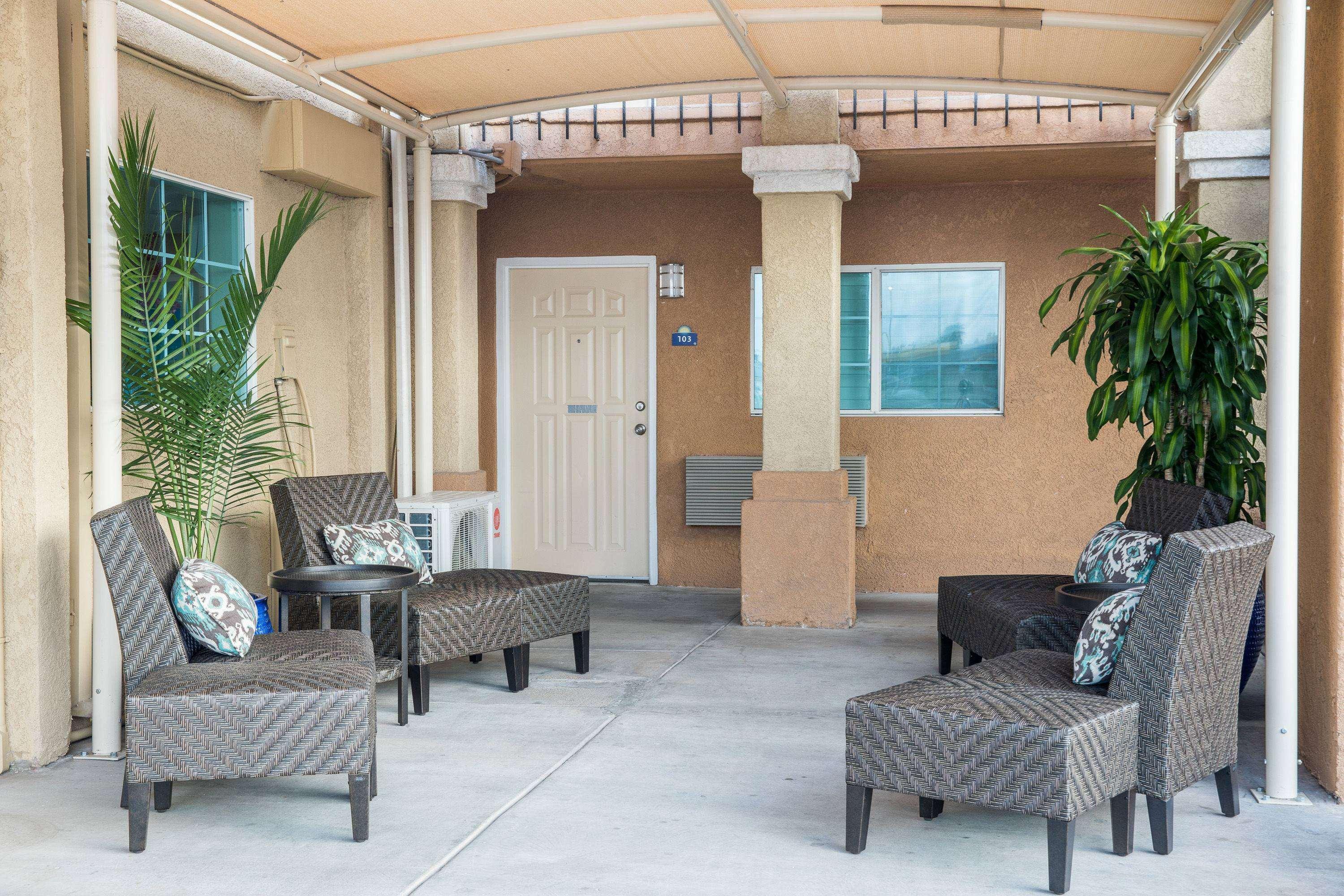 Days Inn By Wyndham אל סנטרו מראה חיצוני תמונה