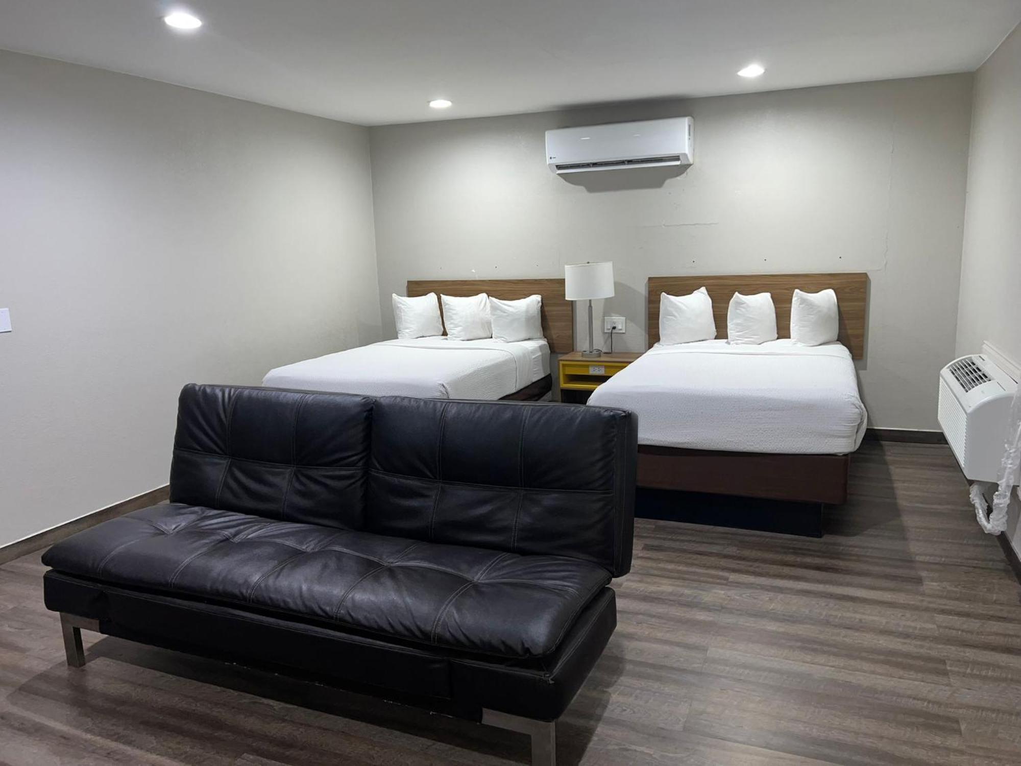Days Inn By Wyndham אל סנטרו מראה חיצוני תמונה