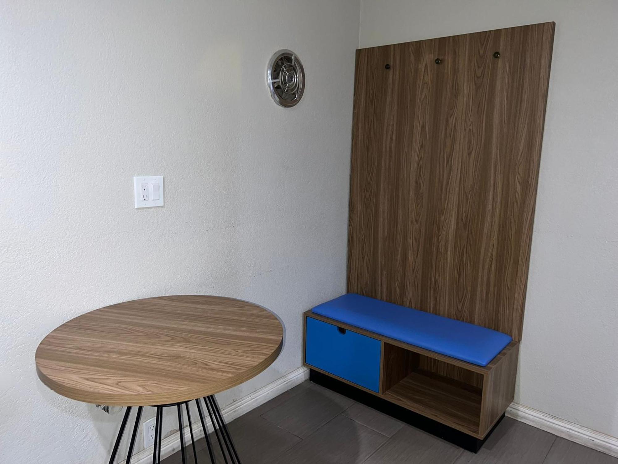 Days Inn By Wyndham אל סנטרו מראה חיצוני תמונה