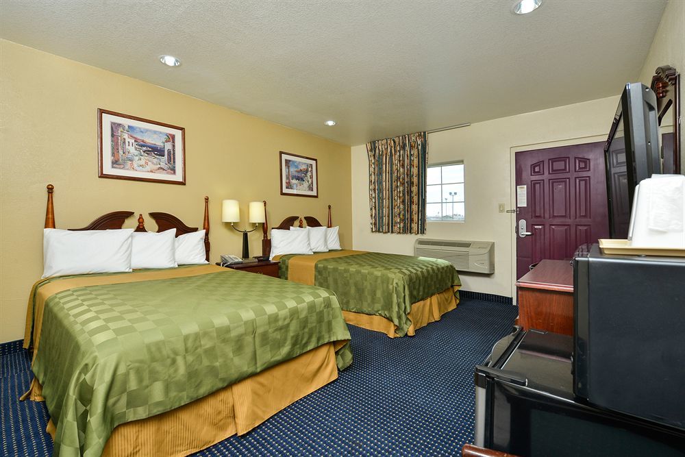 Days Inn By Wyndham אל סנטרו מראה חיצוני תמונה