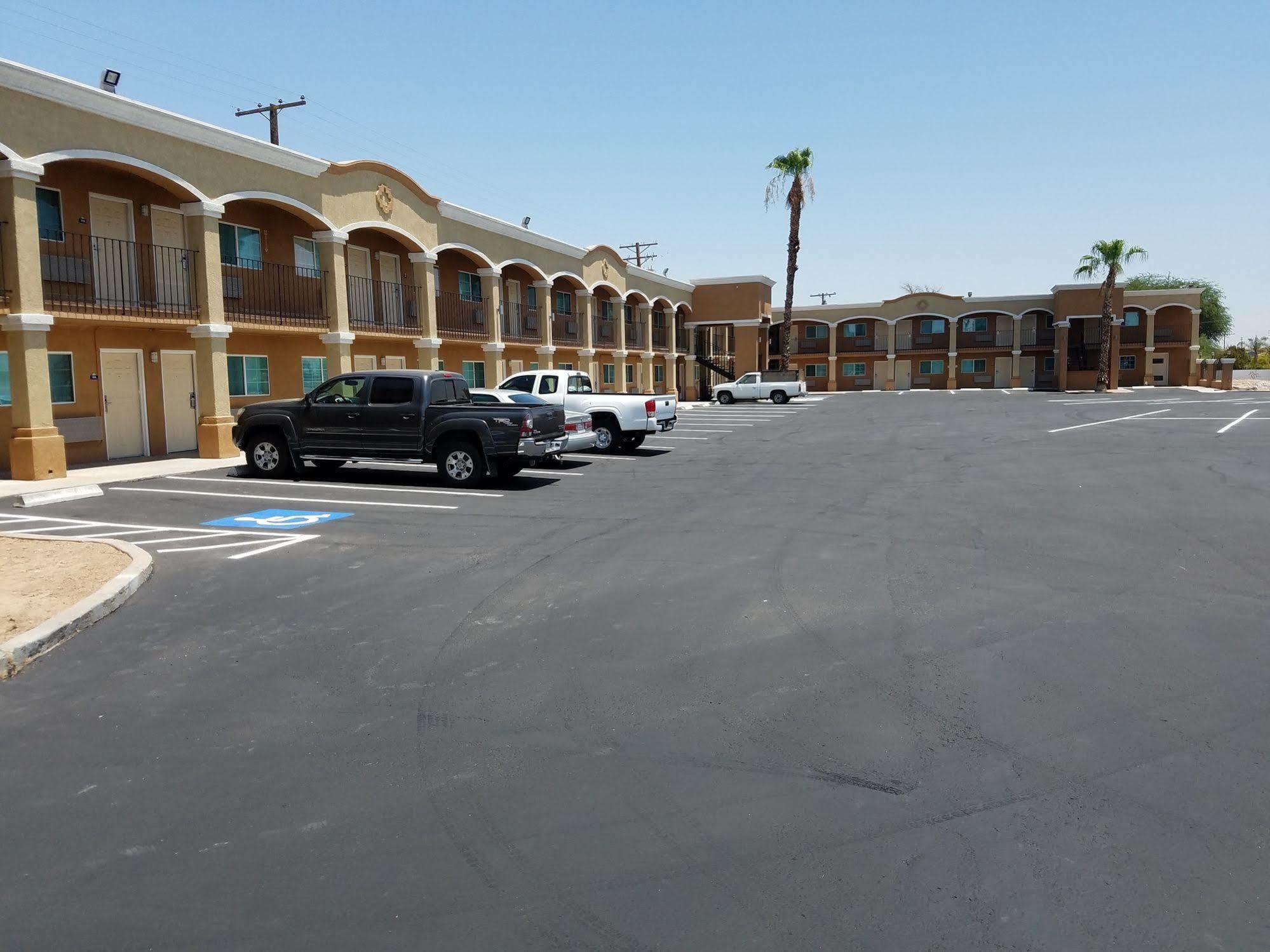 Days Inn By Wyndham אל סנטרו מראה חיצוני תמונה