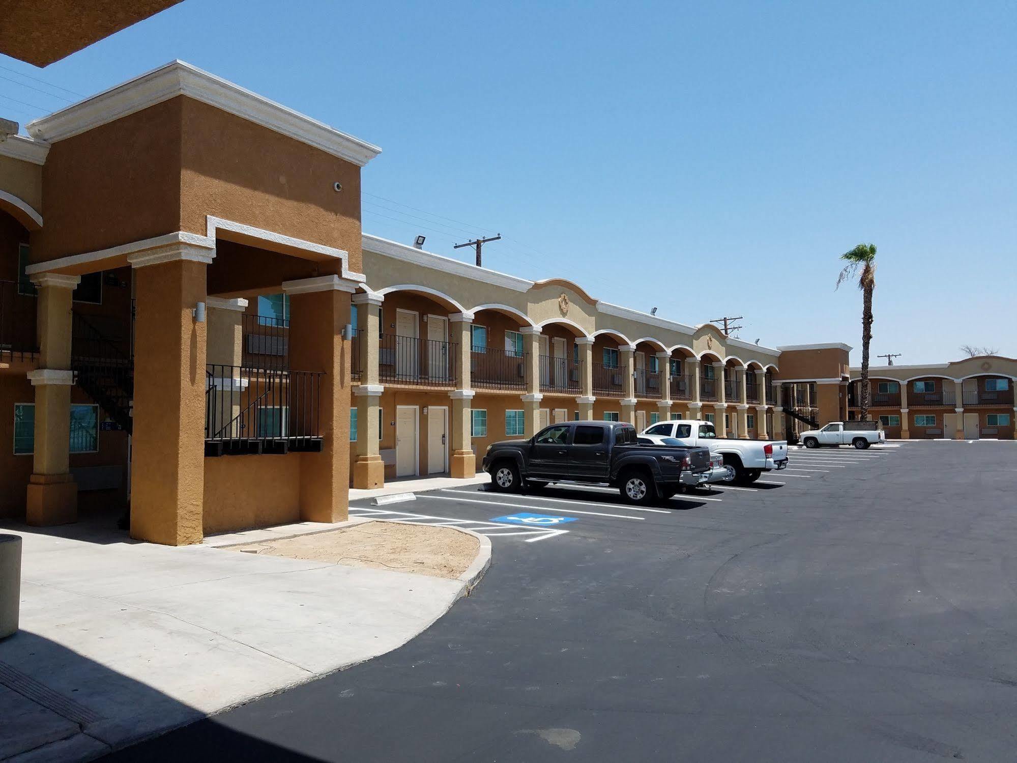 Days Inn By Wyndham אל סנטרו מראה חיצוני תמונה